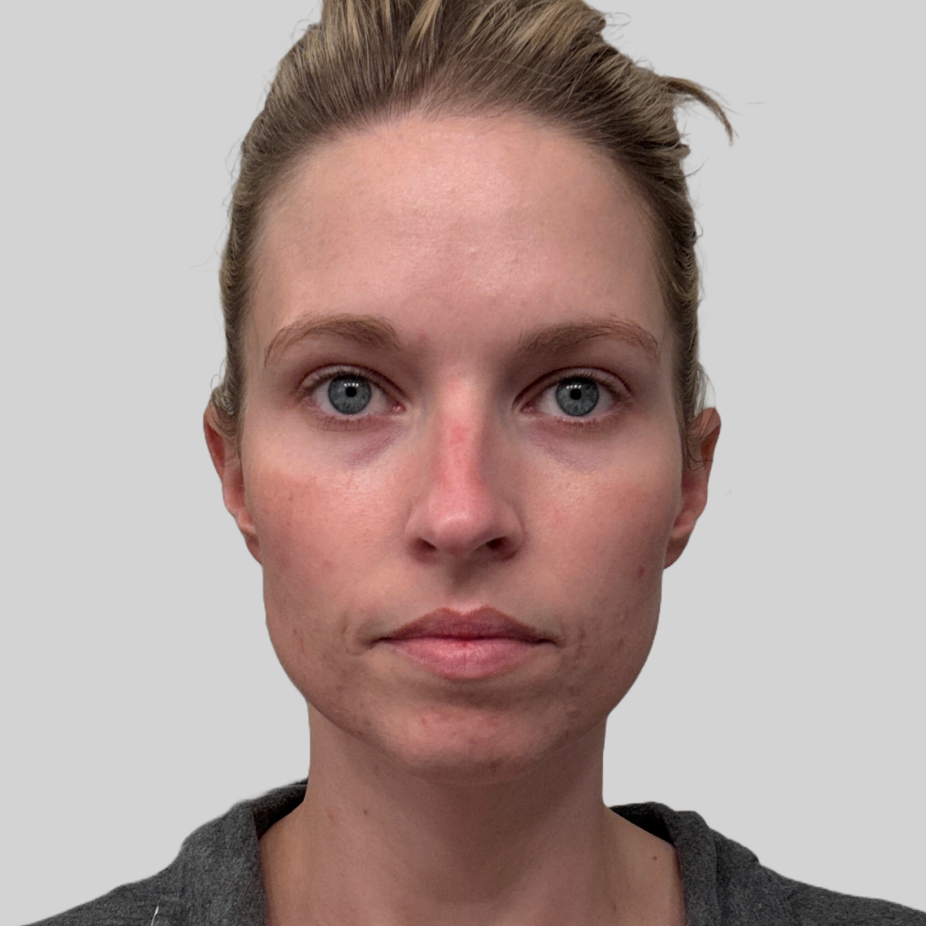 Sydney Adams front view